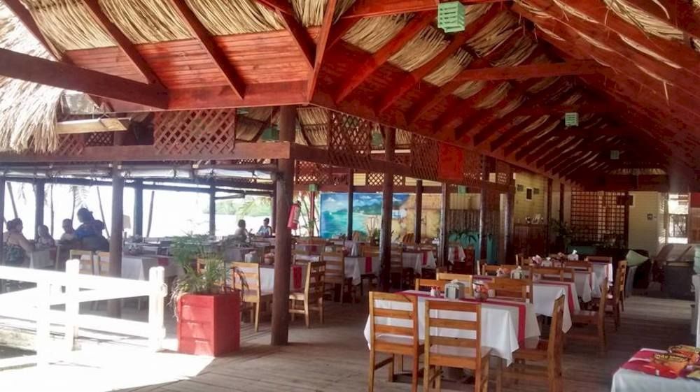 Las Palmas Beach Hotel Dixon Cove Bagian luar foto